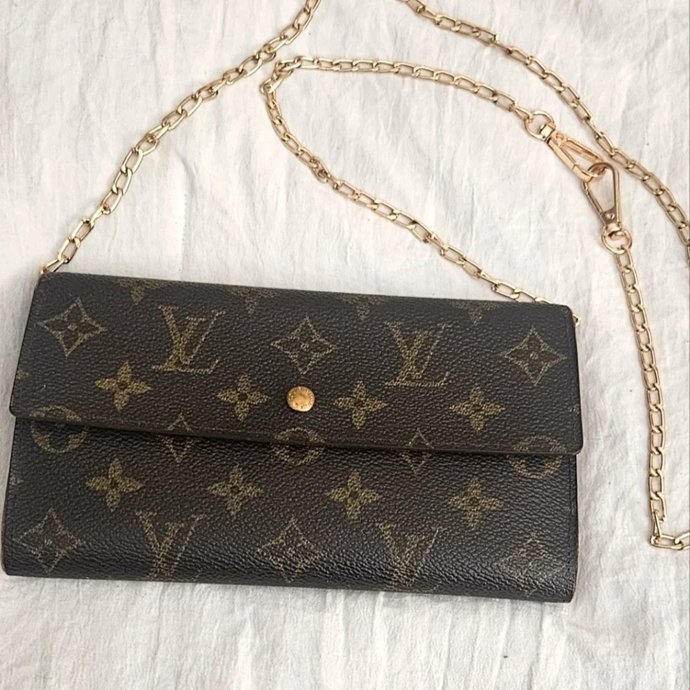 Louis Vuitton Vintage International Monogram Wallet W Gold Chain & Pouch EUC